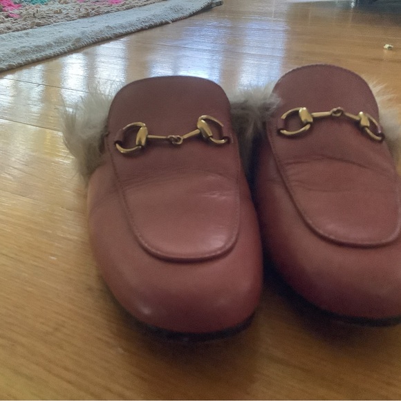 Gucci Princetown Fur Loafers - Picture 9 of 15